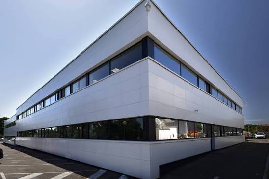 Bâtiment commercial
